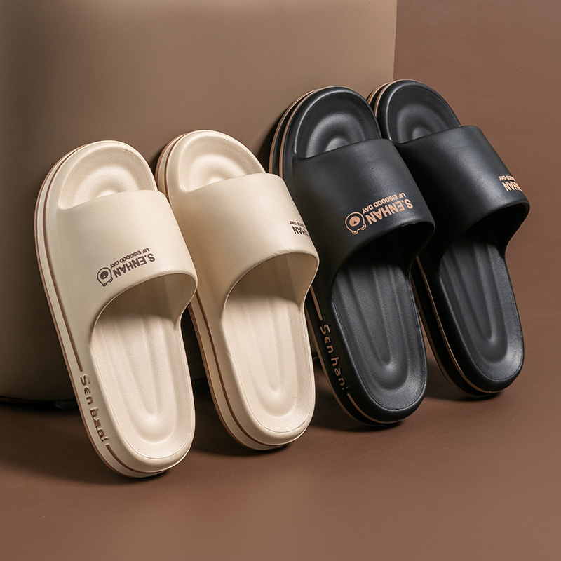 Zapatillas de verano para hombre al aire libre con sensación de pisar nubes, modelo nuevo 2025, sandalias domésticas antideslizantes de EVA para baño interior y hogar para hombres.