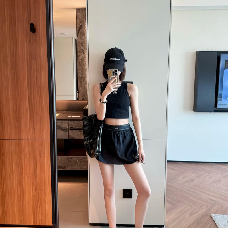Alo Sports Tennis Suit for Women, Summer Quick-Drying Vest and Shorts Two-Piece Set, Korean Style Hot Girl Style Outer Wear, Slimming Look Alo Sports Tennis Suit for Women, Summer Quick-Drying Vest and Shorts Two-Piece Set, Korean Style Hot Girl Style Outer Wear, Slimming Look