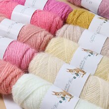 松鼠绒毛线粗线亮丝织围巾手工编织外套毛衣羊毛线钩针材料包diy