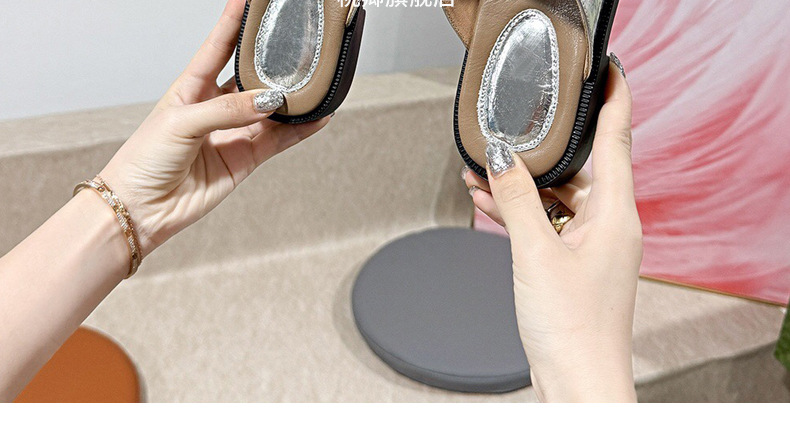Dép sandal nữ quai ngang mũi tròn đế bệt da thật khoét lỗ thoáng khí — Màu đen chi tiết 27