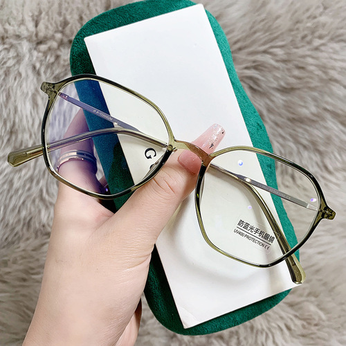 Hot-selling item recommended by influencers, non-clashing anti-blue light glasses, can be paired with myopia prescription frames, stylish and face-friendly.