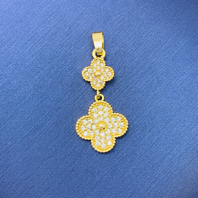 百種類のペンダントは心のままにファッションの経典を配合します。カップルの美しいペンダントは親友のアクセサリーを送ります。