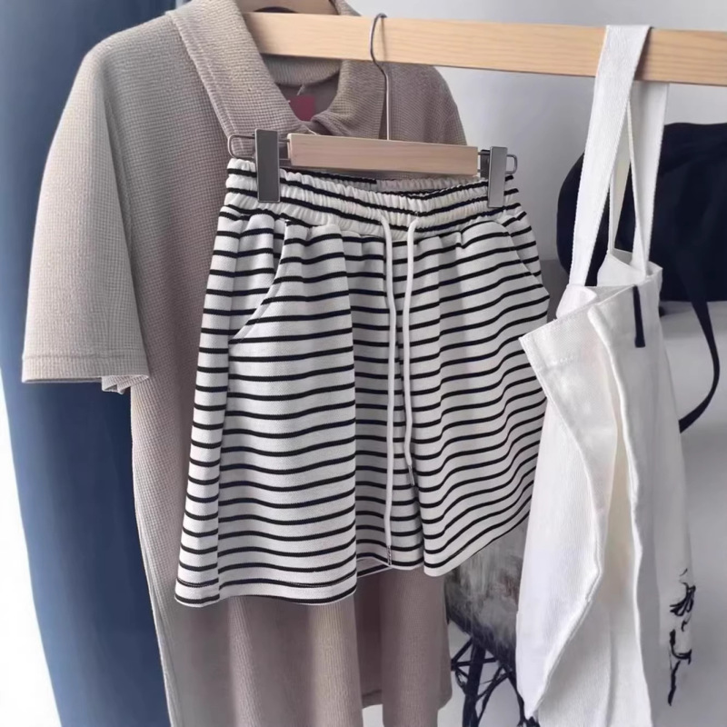 Korean-Style Wide-Leg Striped Shorts for Women, New Summer High-Waisted Slimming Casual Sleep Shorts, Sports Three-Quarter Hot Pants Wholesale