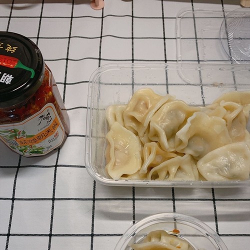 Fengcheng Laoshiren Garlic-Chili Pepper Super-Hot Seasoning Box from Jiangxi Specialty—Perfect Side Dish for Rice, Spicy Chili Sauce, and Flavorful Noodle Dip