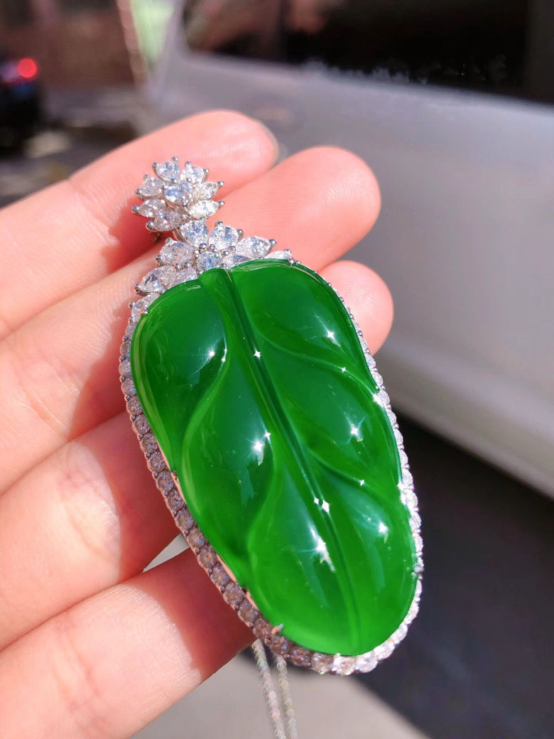 Mặt dây chuyền ngọc bích cây lá băng băng chứng nhận chính hãng Miến Điện dát vàng xanh hoàng đế chi tiết 4