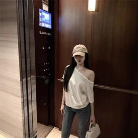 休闲裤;女式T恤;连衣裙