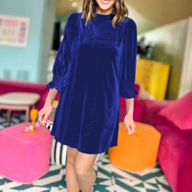 女式T恤;休闲裤;连衣裙