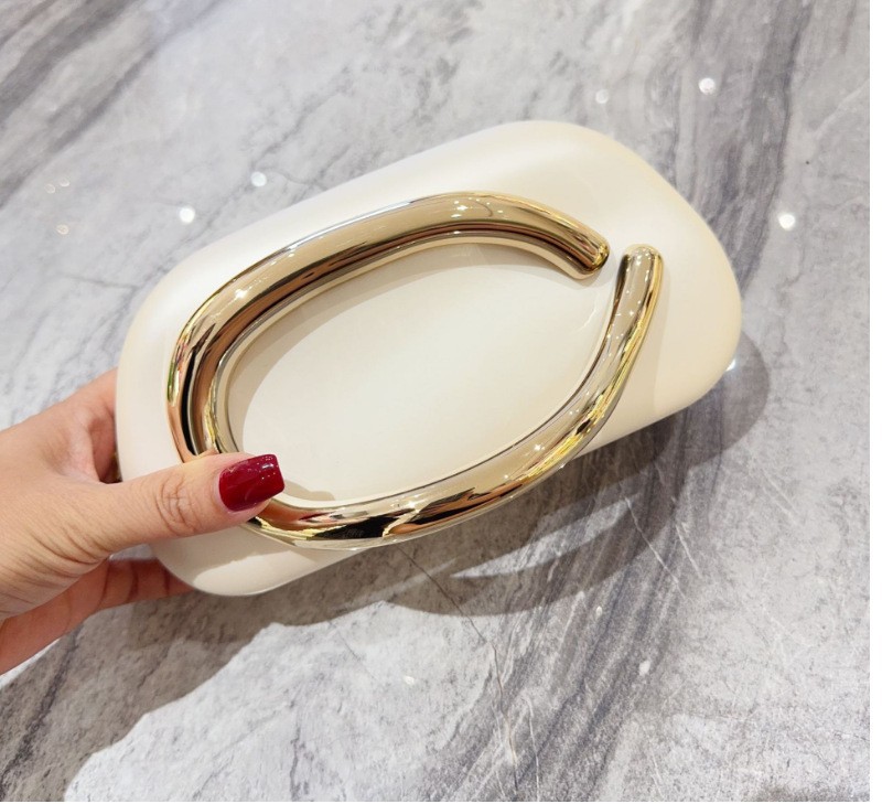 Europa y América tendencia transfronteriza bolsa de cena ligera de lujo bolsa acrílico cadena metal para llevar un solo hombro bolso de mano ropa de noche