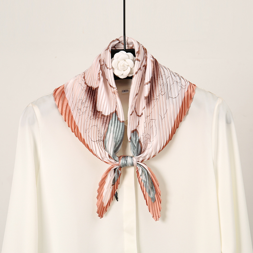 Trendy Cool Design Sense 70 Bufanda de seda arrugada Bufanda cuadrada pequeña Bufanda profesional de alta calidad sin colisión Bufanda plisada al por mayor