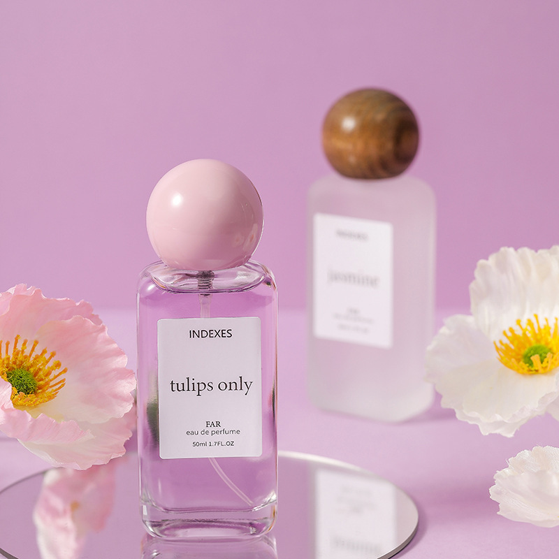 small floral perfume strongly flavoured with a light fragrance