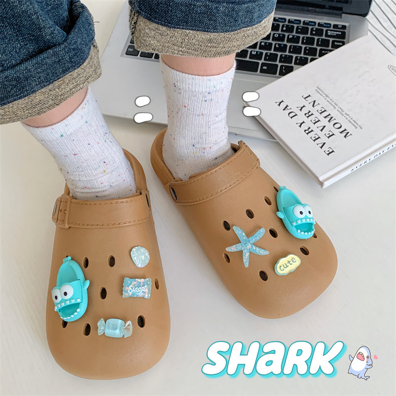 Closed toe hole shoes summer women's cute funny shark little red book Same style beach non-slip outdoor sandals women Closed toe hole shoes summer women's cute funny shark little red book Same style beach non-slip outdoor sandals women