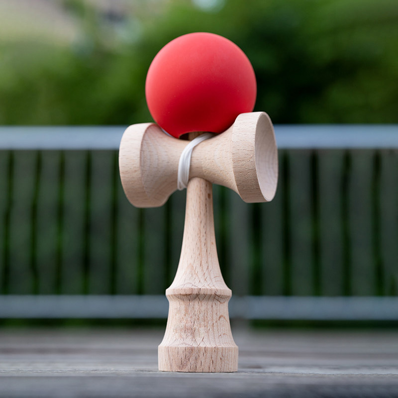 Madera agrietada espada bola espada jade mordida tía Kendama niños ancianos tradicional puzzle juguetes de habilidad bola al por mayor