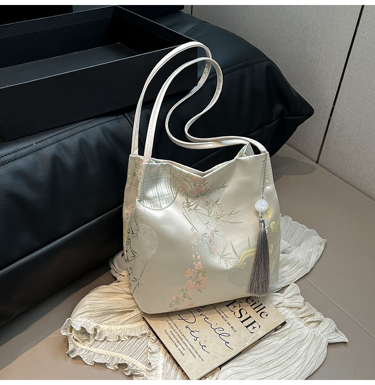 Embroidered Chinese Style Shoulder Bag Large Capacity Tote Bag_voghion.com