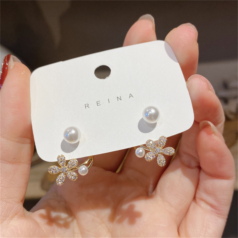Star Pattern Women'S Gender Korean Style Style Korean Style Star Metal Pearl Stud Earrings