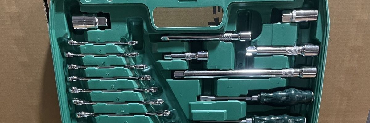 121-Piece Auto Repair Tool Set, Car Maintenance Repair Kit, Socket Set, Wrench Combination, Car Repair Wholesale