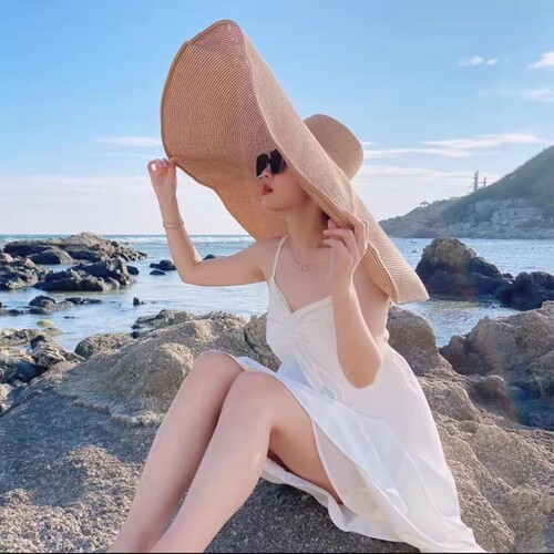 A super-large brim straw hat, foldable for beach outings, suitable for children and summer outdoor vacations, sun protection hat, sunshade hat.