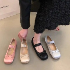 ピンクのバレエファッションシューズ妖精の靴春と秋のレトロサテンシルバーイブニングスタイルハイエンドメリージェーンシューズ