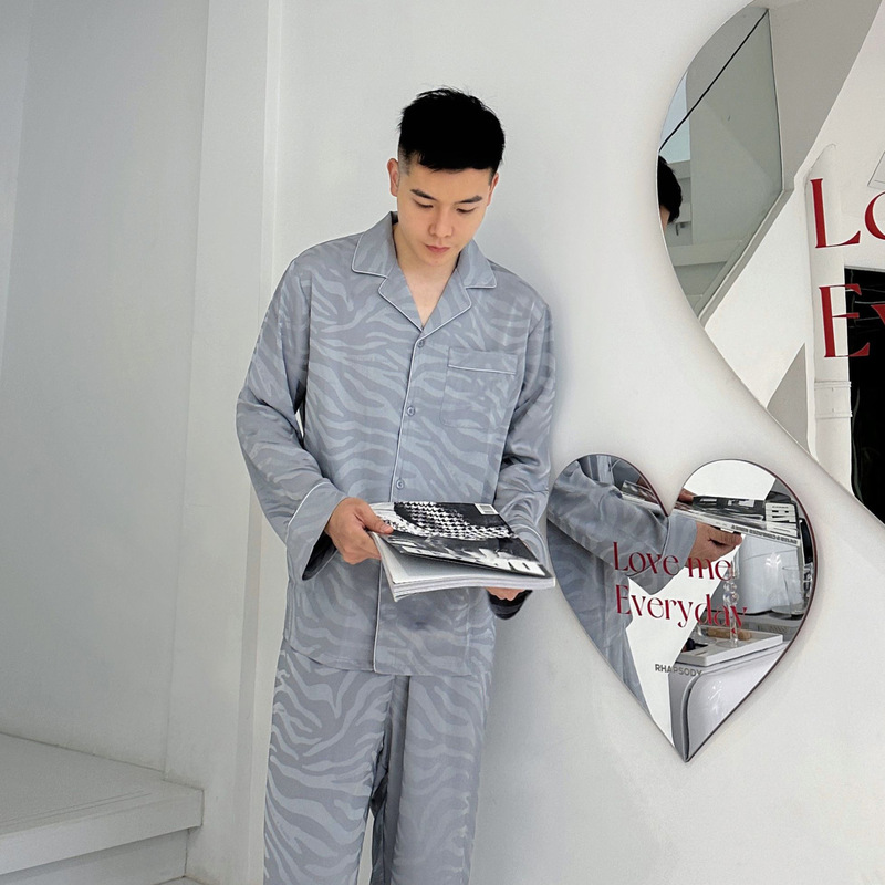 Xiaohong book wholesale recommended satin zebra pattern jacquard men's long-sleeved trousers suit home wear one-piece delivery
