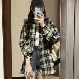 2026春秋新款韩系宽松慵懒风长袖上衣女中长款复古格子衬衫外套女