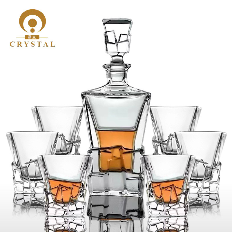 Comercio exterior transfronterizo suministro de alta calidad de vidrio de cristal checo whisky taza de vino casero decanter set de vino