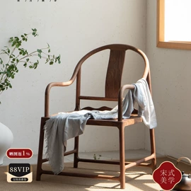 餐桌;餐椅;衣柜