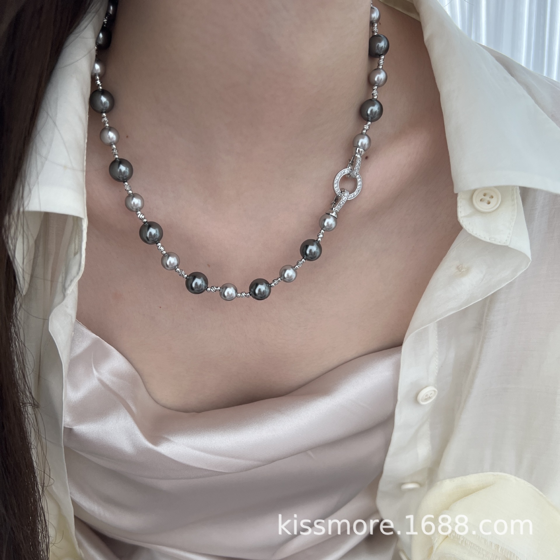 灰色间隔满钻珍珠圆环扣项链14.jpg