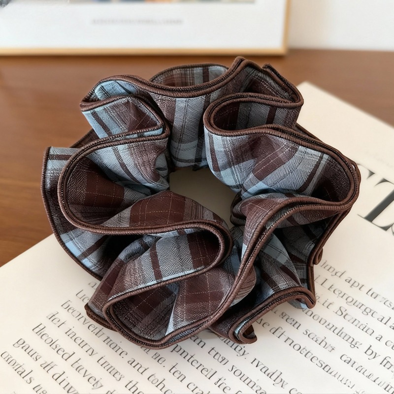 017 резинка для волос в коричневую клетку 16см