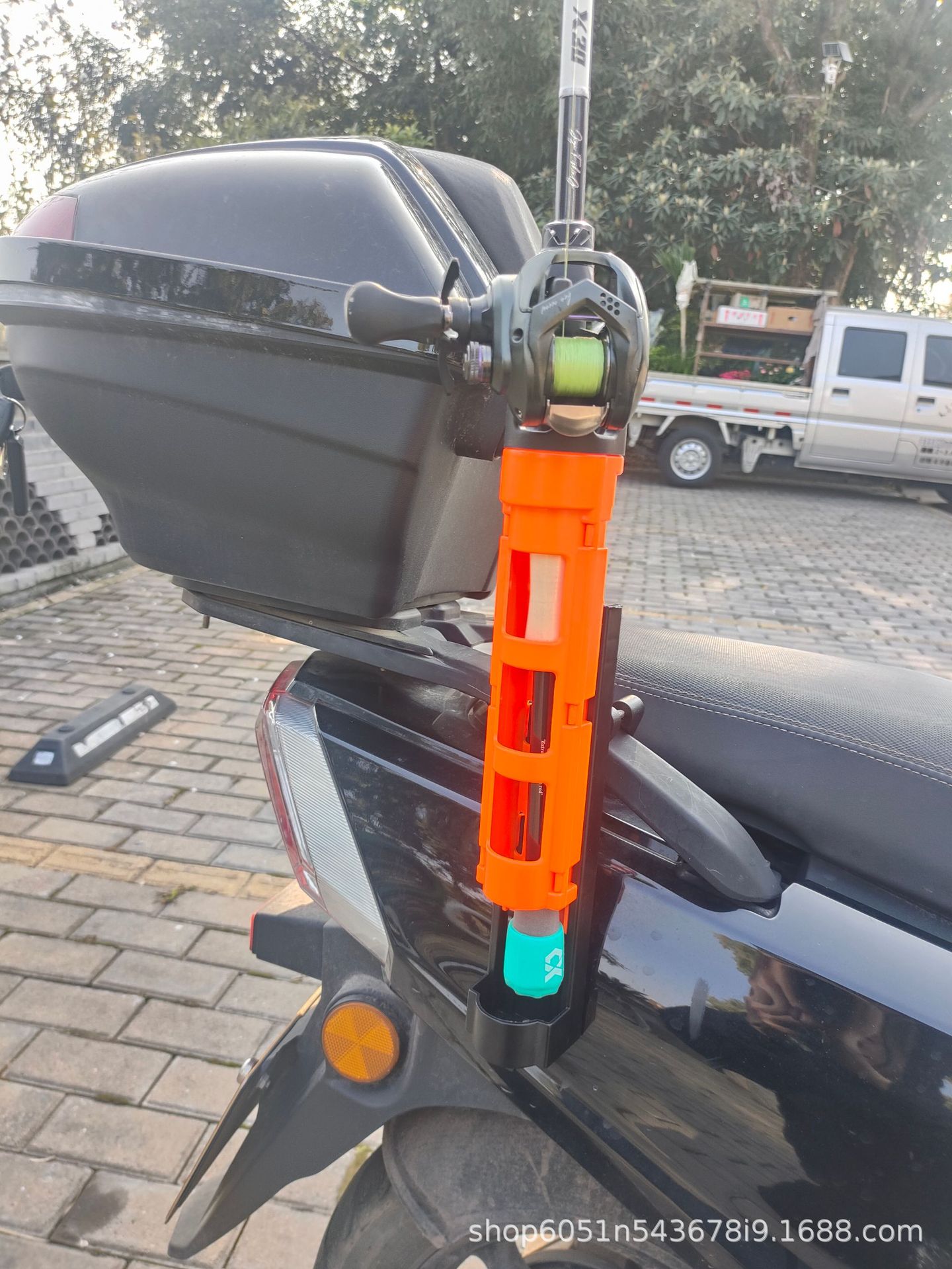 Motorcycle fishing rod holder, universal for electric vehicles, waterproof and portable fishing fixture for riding