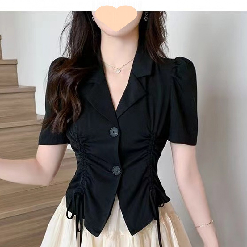 Black single -piece top