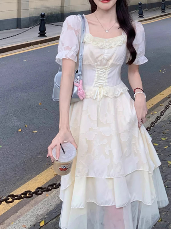 French-Style Audrey Hepburn-Style Apricot-Colored Dress for Women, New Summer Model for Petite Figures, Sweet and Unique Design, Waist-Cinching Long Dress