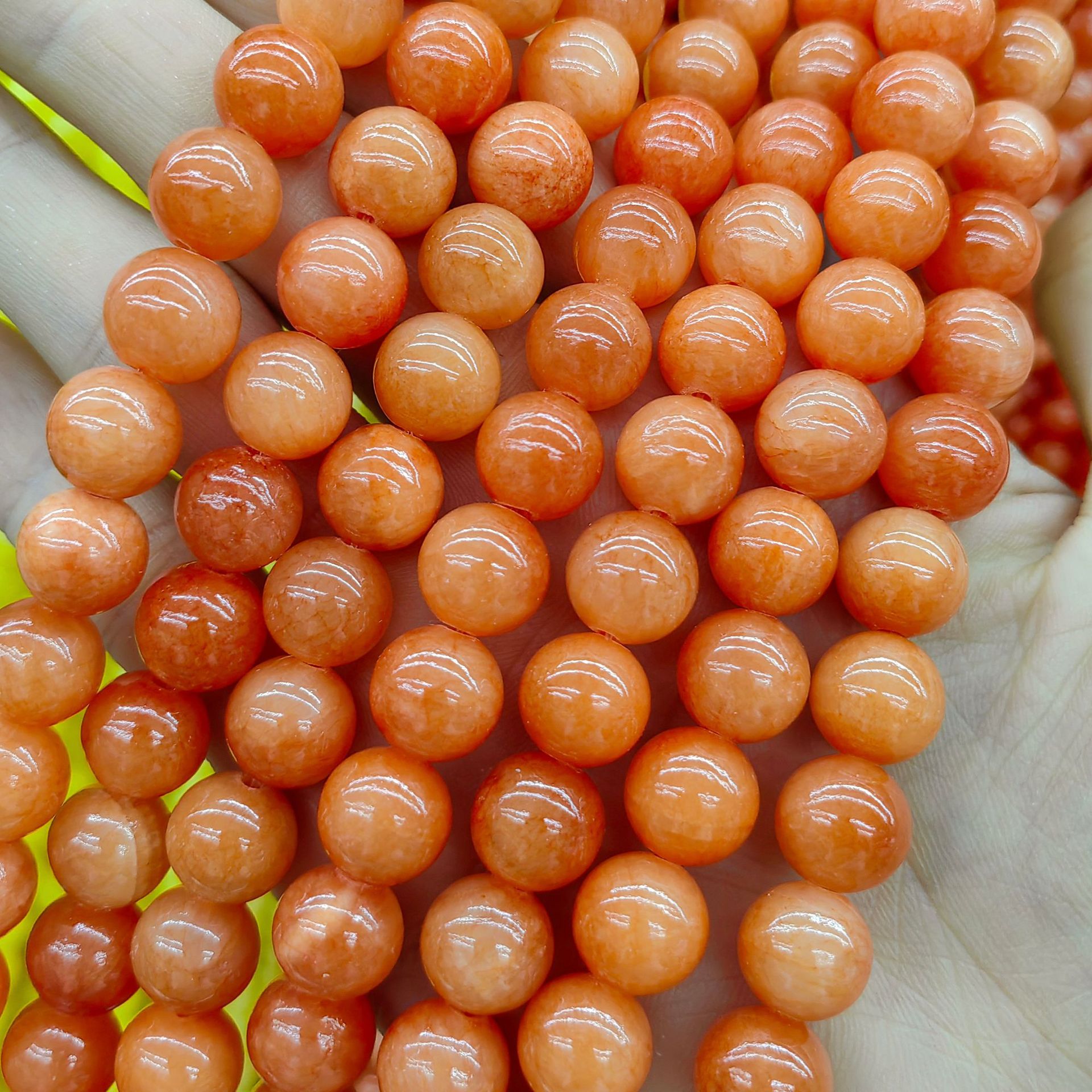 Natural beige Jade flor zafiro multi-color perlas sueltas cuentas redondas semiacabados DIY jade natural cuentas redondas joyería al por mayor