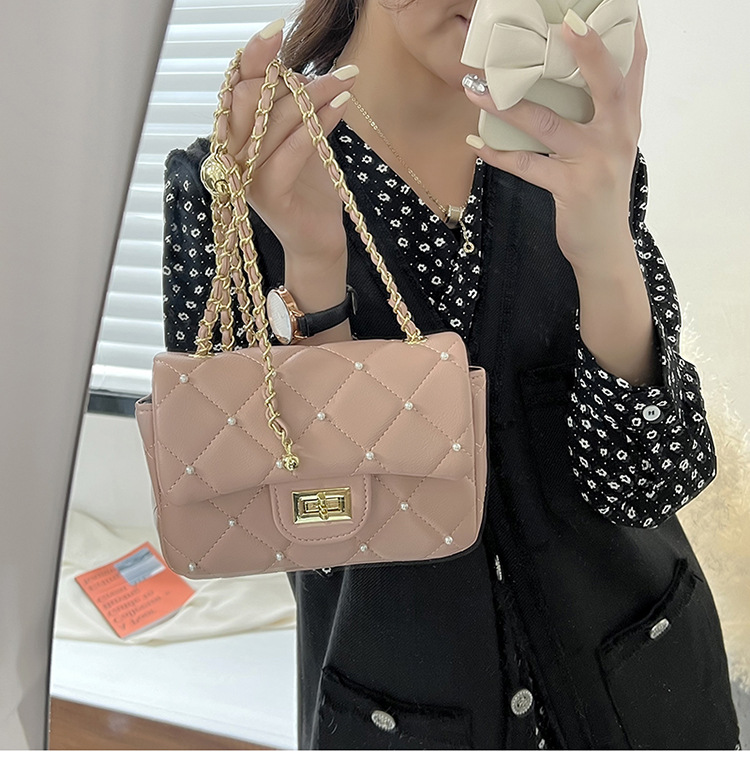 Mujeres Medio Cuero Sintético Color Sólido Elegante Cerrar Bolsas De Hombro display picture 13