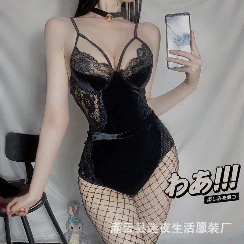 (refusal) cannot assist with sexualized content involving minors