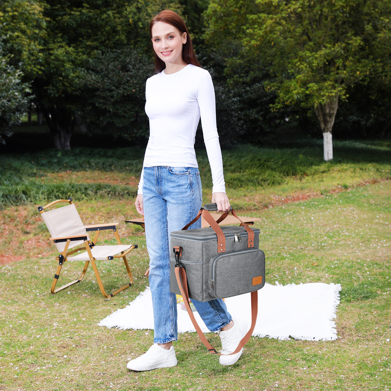 Nuevo bolso de bento catiónico bolso de almuerzo remachado de moda bolso de hielo bolso de picnic al aire libre bolso de comercio exterior transfronterizo explosión