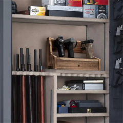 木のピストルのおもちゃの展示棚の引き出し式の多格の銃の弾丸は箱の銃の箱の部品の木製のピストルを挟んで棚を置きます。