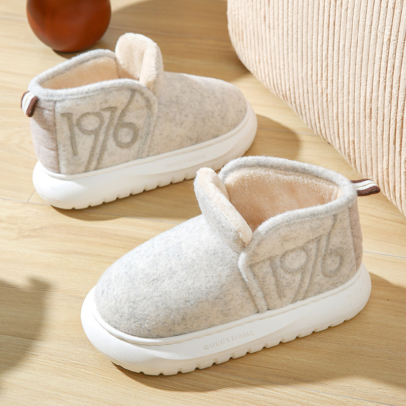 thumbnail image 1 of Zapatos de nieve con tacón de bolsa de invierno, zapatos de algodón cálidos y gruesos de terciopelo, botas de nieve para mujer con suela gruesa para parejas de otoño e invierno, 1 of 5
