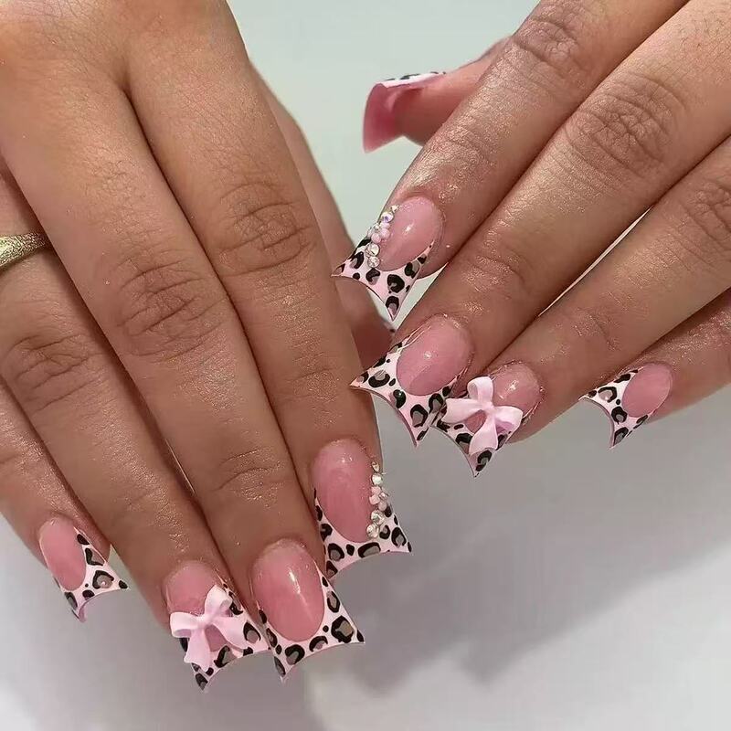 24 Pieces Duckbill Type Fake Nails Fashion Sweet Cool Bow Leopard Print Design Easily Create Perfect Eye-Catching Nails