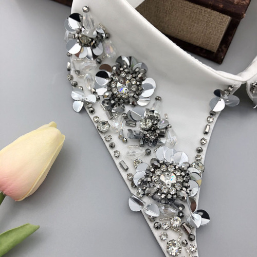 New high-end handmade beaded fake collars for women, versatile fashionable clothing accessories, in large quantities in the factory
