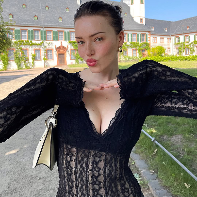 European and American Cross-Border Women's Clothing 2026 Summer New Long-Sleeved Lace Trim Sexy V-Neck Slim-Fitting Hot Girl Style Top