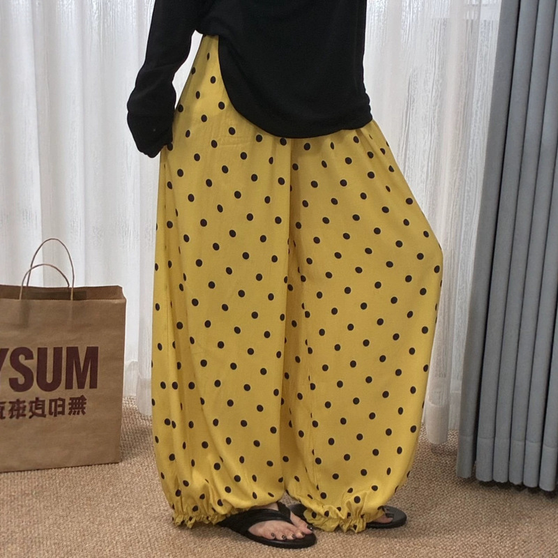 Popular pocket bud pants in yellow polka dots, made of cotton silk, loose and casual, versatile and simple, wide-leg pants for walking and outdoor wear Popular pocket bud pants in yellow polka dots, made of cotton silk, loose and casual, versatile and simple, wide-leg pants for walking and outdoor wear