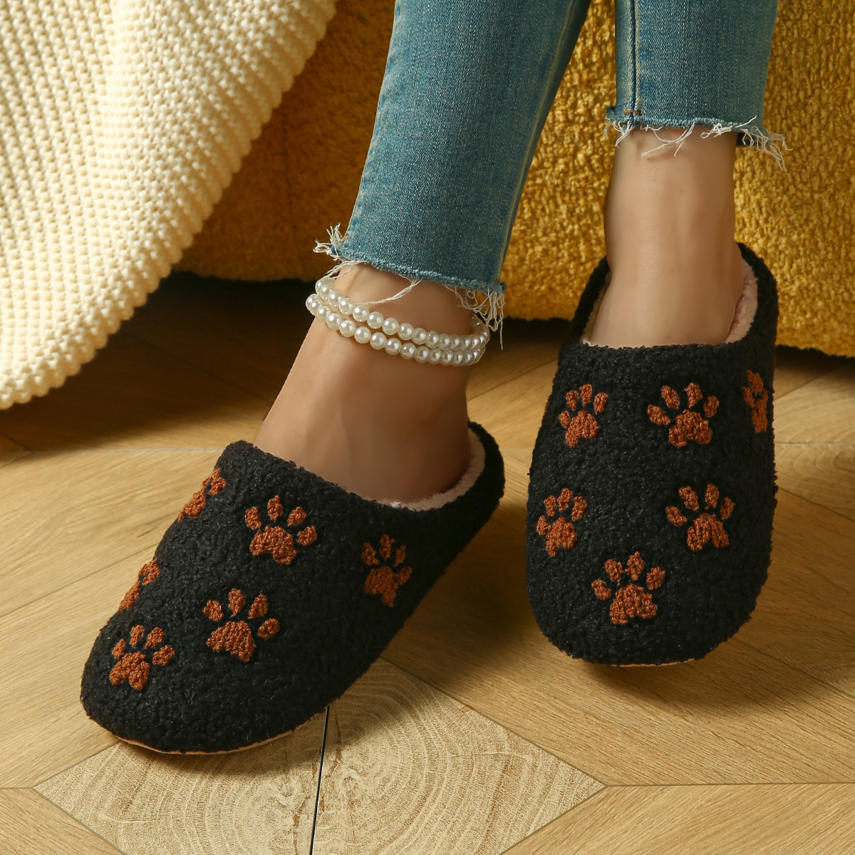 Zapatillas de algodón domésticas interiores de dibujos animados engrosados en otoño y invierno calentamiento casero casero zapatos de algodón de lana mujer