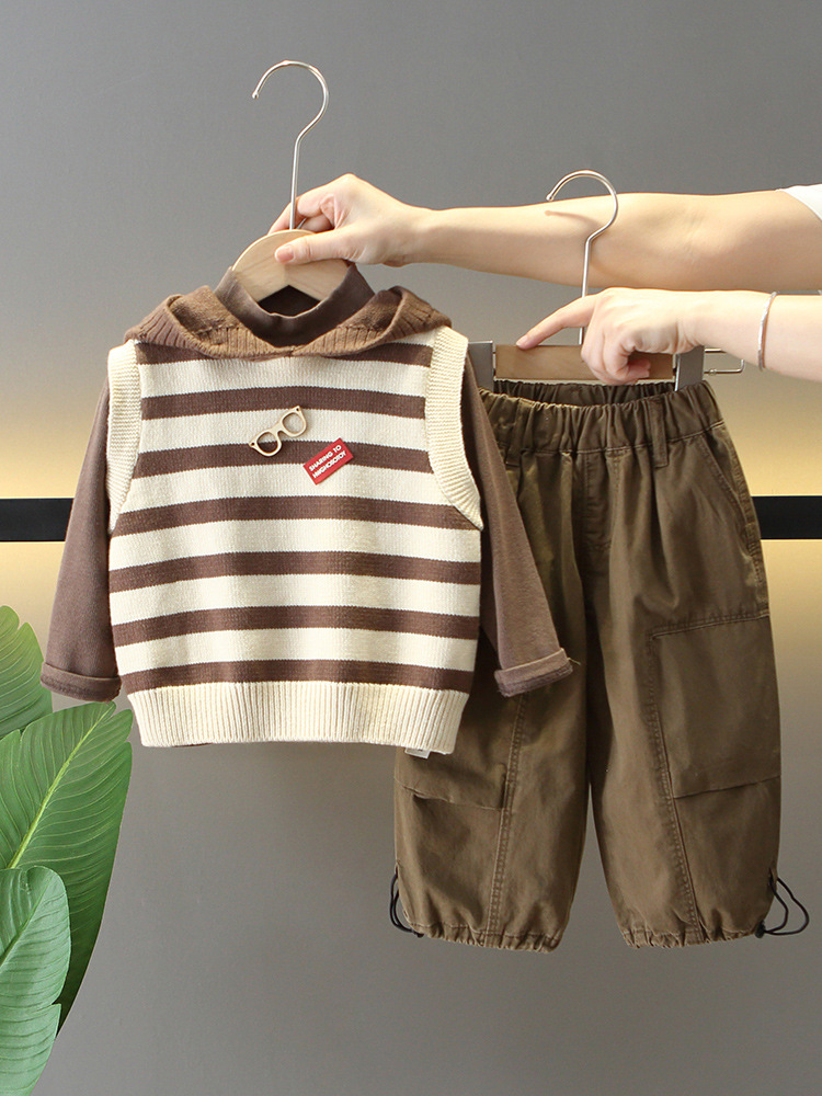 6160 traje de otoño para niños 2024 nuevo chaleco con capucha de estilo occidental para niños coreanos de tres piezas image 1