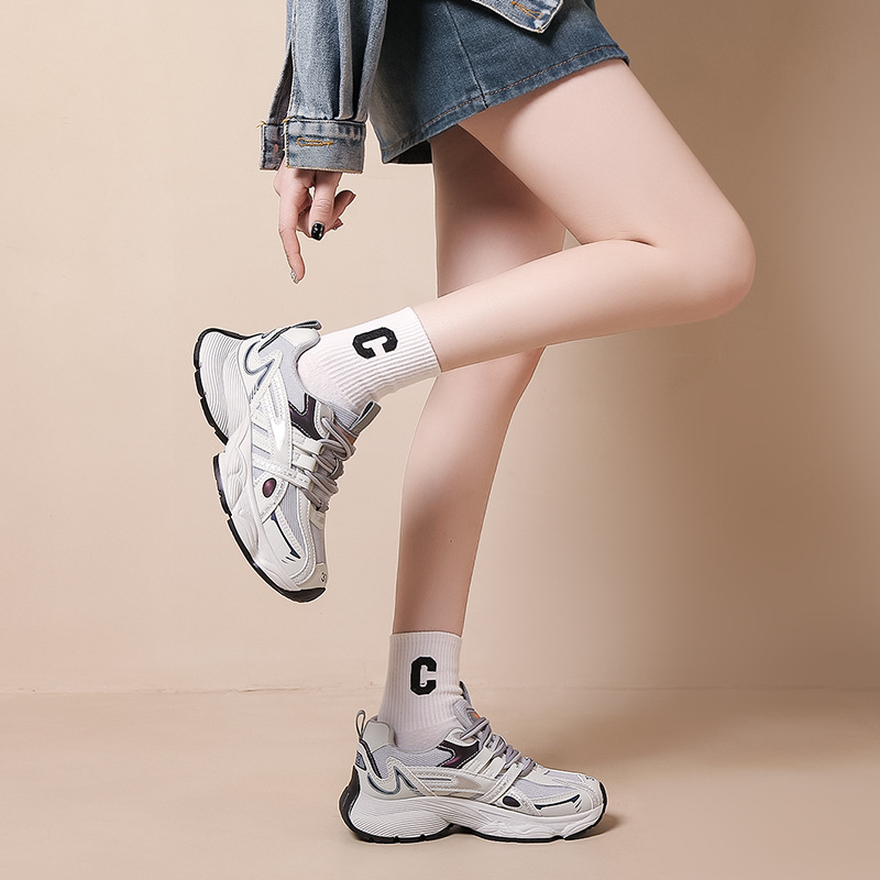 Estación Europea mostrar pies pequeños zapatos de papá de las mujeres 2023 otoño nuevo pequeño fondo grueso ligero zapatillas Casuales