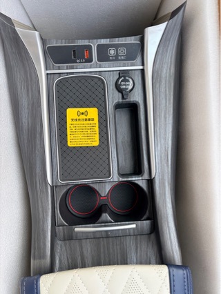 Suitable for Commercial Vehicles Buick Gl8652T/653T Gasoline Version, Special Car-Mounted Armrest Refrigerator, Car-Mounted Small Refrigerator