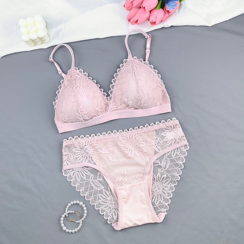 Conjunto de sujetador de copa triangular transfronteriza sin anillo de acero de hebilla de una sola fila de cinturón para limpiar el pecho de encaje sexy envuelto en el pecho de la mujer