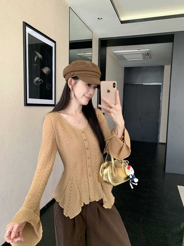 不规则喇叭袖针织衫女2025秋季新款纯欲修身显瘦V领小众长袖上衣|undefined