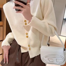 秋冬五角星扣气质显瘦新款女装毛衣时尚百搭洋气减龄针织开衫上衣