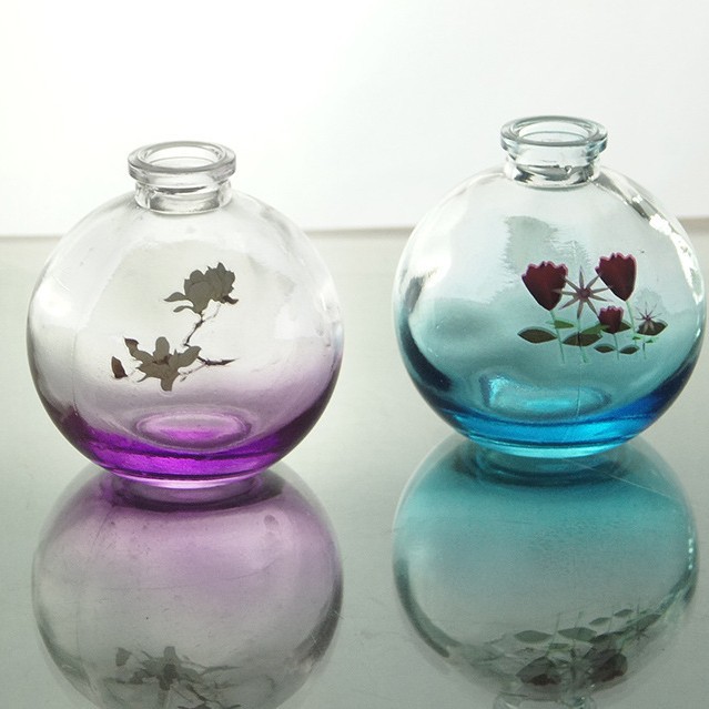 玻璃香水瓶喷漆上色香水瓶印logo烤花喷涂