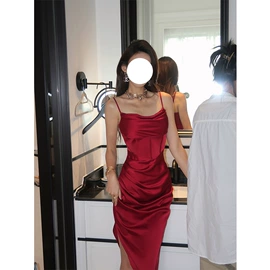 连衣裙;时尚休闲套装;小西装