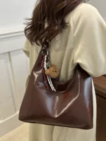 Retro autumn fashionable handheld bag